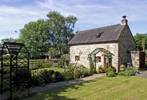 Fenny Bentley Cottage | Cabin ∙ 1 bedroom ∙ 2 guests