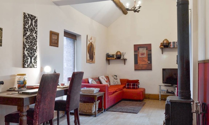 Buxworth Cottage | Cabin ∙ 1 bedroom ∙ 2 guests