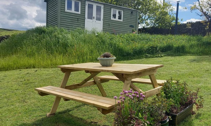 Barnoldswick Cottage | Cabin ∙ 1 bedroom ∙ 2 guests