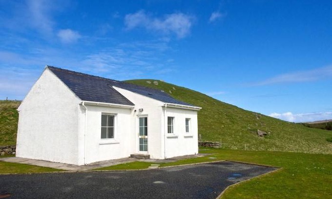 Ardroil Cottage | Cabin ∙ 1 bedroom ∙ 2 guests