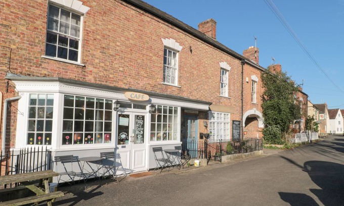 Dursley Cottage | Cabin ∙ 1 bedroom ∙ 2 guests