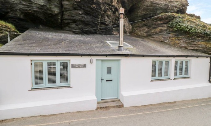 Trebarwith Strand Cottage | Cabin ∙ 1 bedroom ∙ 2 guests