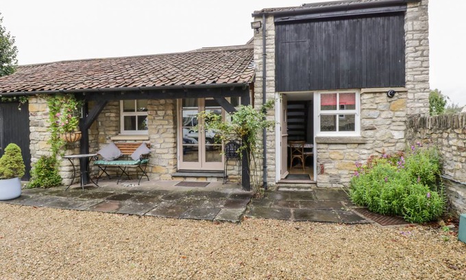 Swineford Cottage | Cabin ∙ 1 bedroom ∙ 2 guests