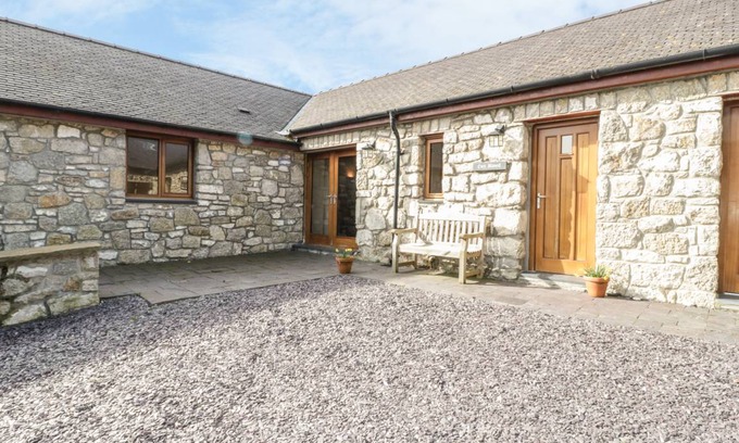 Penmon Cottage | Cabin ∙ 1 bedroom ∙ 2 guests