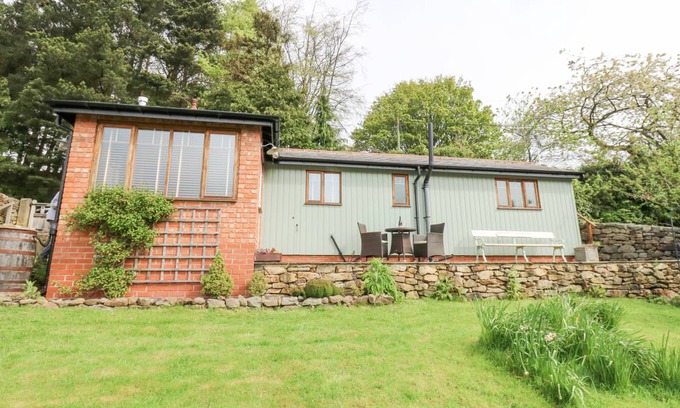 Castleton Cottage | Cabin ∙ 1 bedroom ∙ 2 guests
