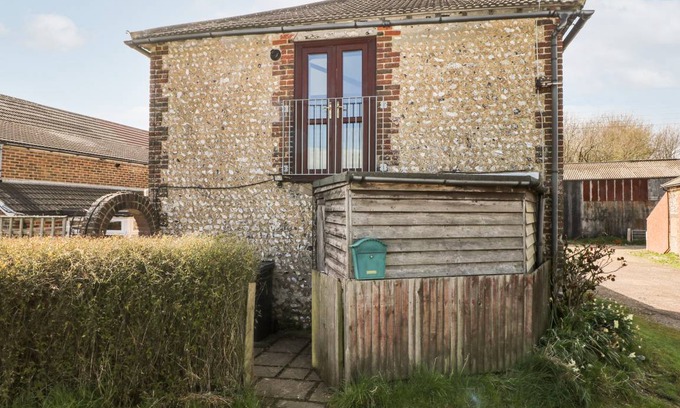 Edburton Cottage | Cabin ∙ 1 bedroom ∙ 4 guests