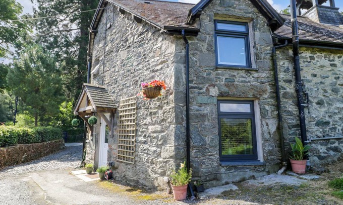 Penmaenpool Cottage | Cabin ∙ 1 bedroom ∙ 2 guests