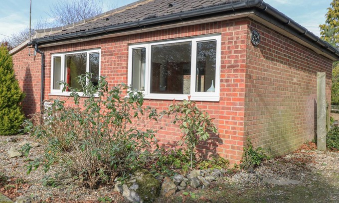 Tunstead Cottage | Cabin ∙ 1 bedroom ∙ 2 guests