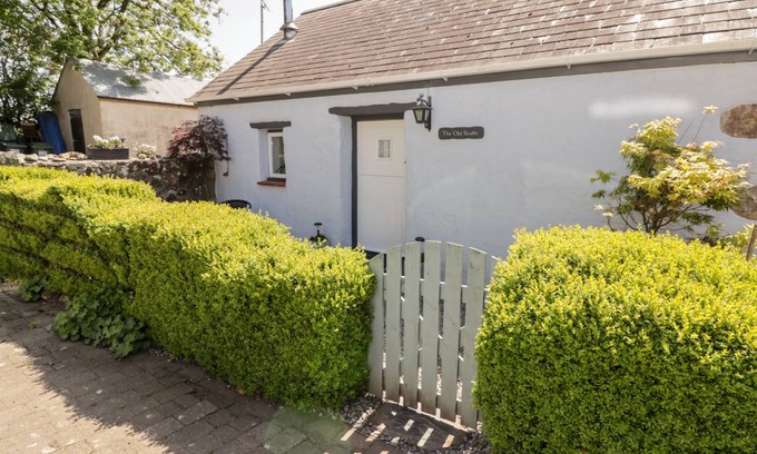 Haverfordwest Cottage | Cabin ∙ 1 bedroom ∙ 2 guests
