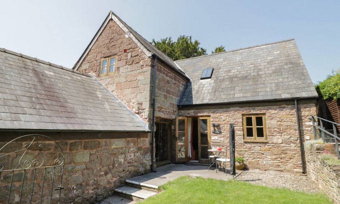 Whitchurch Cottage | Cabin ∙ 1 bedroom ∙ 2 guests