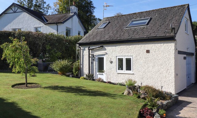 Windermere Cottage | Cabin ∙ 1 bedroom ∙ 2 guests