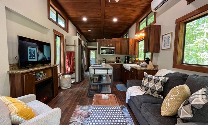 Pickens Cabin | Cabin ∙ 1 bedroom ∙ 2 guests