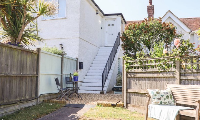 St Margaret's at Cliffe Cottage | Cabin ∙ 1 bedroom ∙ 2 guests