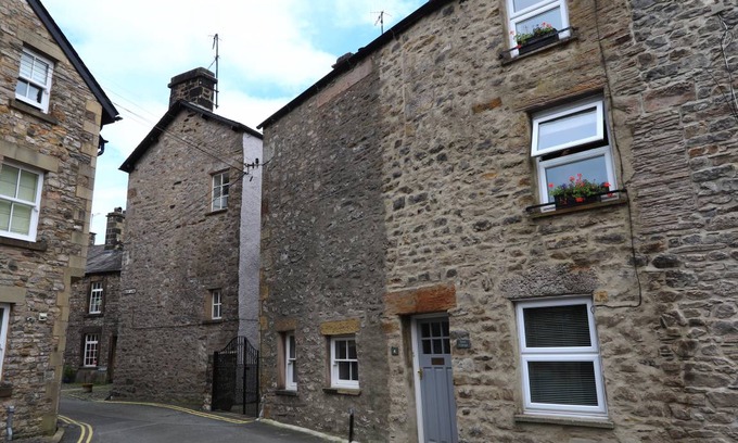 Kirkby Lonsdale Cottage | Cabin ∙ 2 bedrooms ∙ 4 guests
