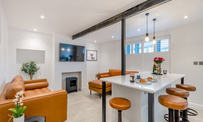 Burnham Market Cottage | Cabin ∙ 2 bedrooms ∙ 4 guests