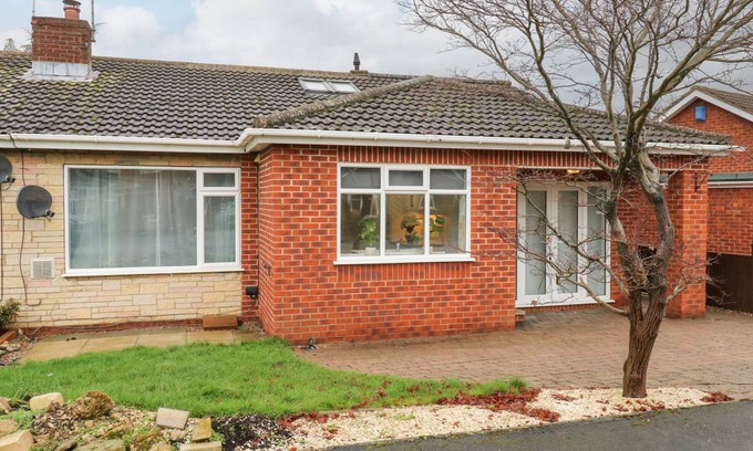 Church Fenton Cottage | Cabin ∙ 2 bedrooms ∙ 4 guests