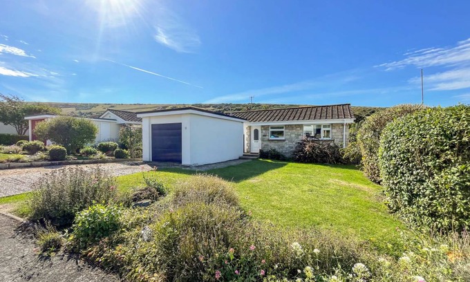West Lulworth Cottage | Cabin ∙ 2 bedrooms ∙ 3 guests
