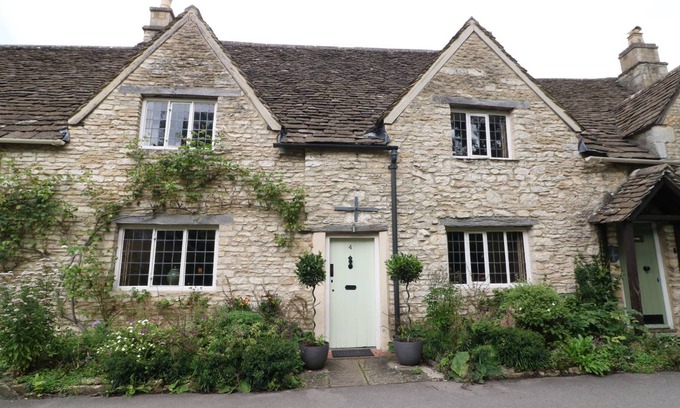 Castle Combe Cottage | Cabin ∙ 2 bedrooms ∙ 4 guests