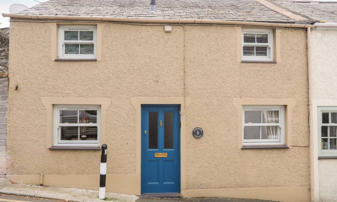 Menai Bridge Cottage | Cabin ∙ 2 bedrooms ∙ 4 guests