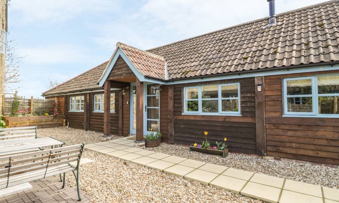 Yeovil Cottage | Cabin ∙ 2 bedrooms ∙ 4 guests