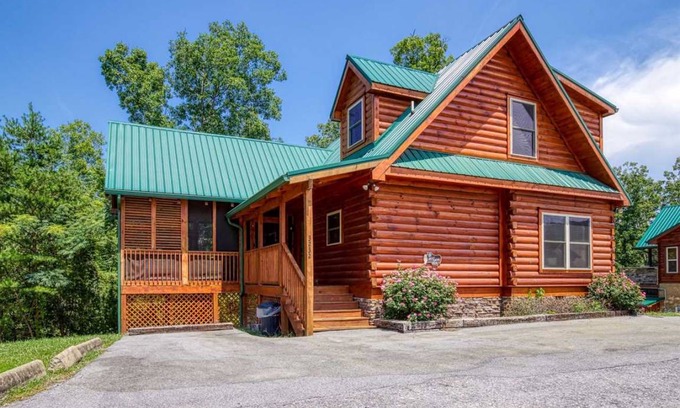Pigeon Forge Cabin | Cabin ∙ 2 bedrooms ∙ 8 guests