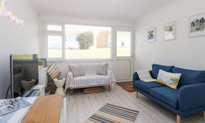 Kessingland Cottage | Cabin ∙ 2 bedrooms ∙ 4 guests