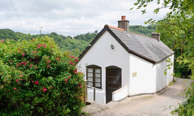 Symonds Yat Cottage | Cabin ∙ 2 bedrooms ∙ 3 guests