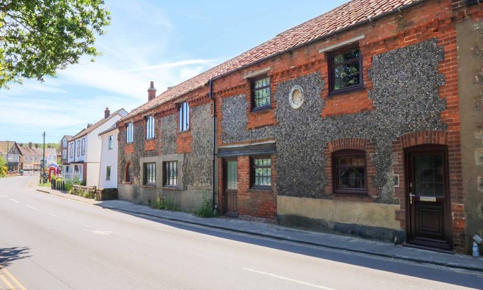 West Runton Cottage | Cabin ∙ 2 bedrooms ∙ 4 guests