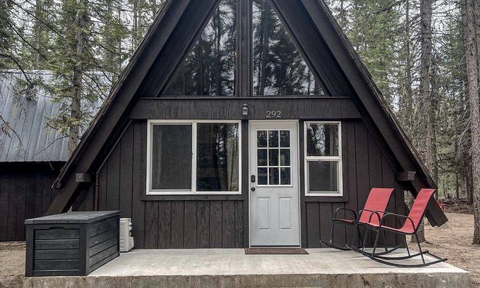 Priest River Cabin | Cabin ∙ 2 bedrooms ∙ 6 guests