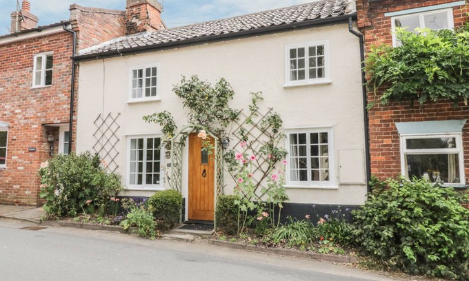 Hoxne Cottage | Cabin ∙ 2 bedrooms ∙ 3 guests