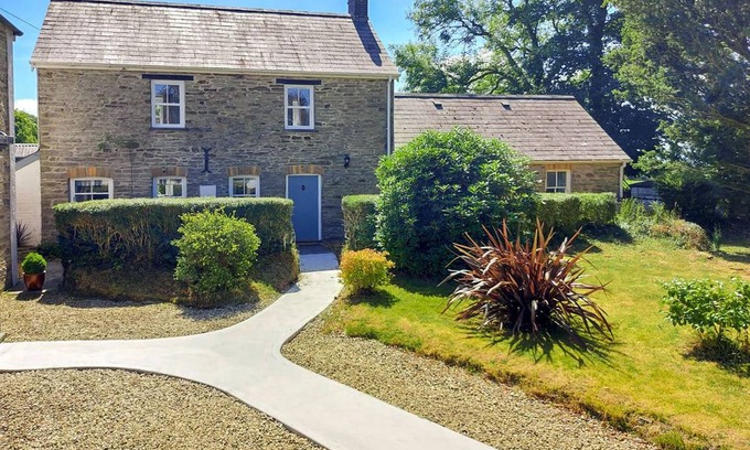 Tan-y-groes Cottage | Cabin ∙ 2 bedrooms ∙ 4 guests