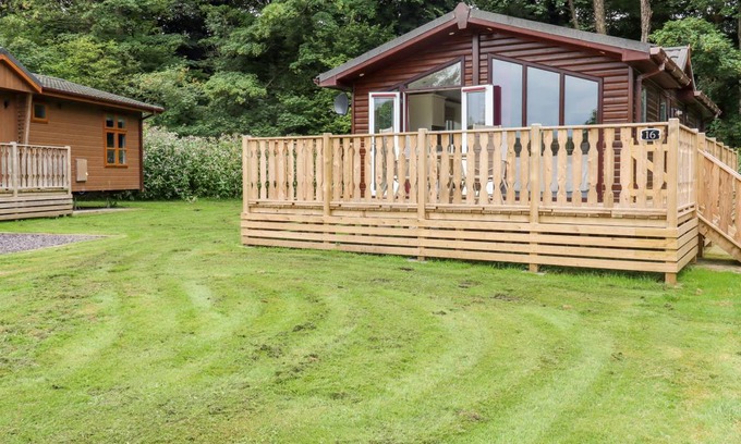 Knott End-on-Sea Cottage | Cabin ∙ 2 bedrooms ∙ 4 guests
