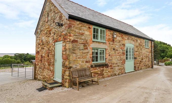 Holywell Cottage | Cabin ∙ 2 bedrooms ∙ 4 guests