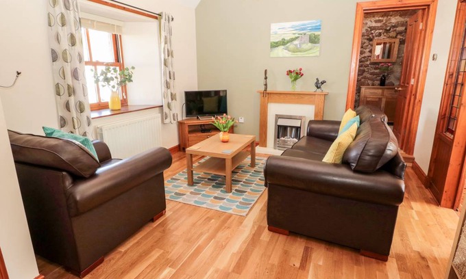 Norham Cottage | Cabin ∙ 2 bedrooms ∙ 4 guests
