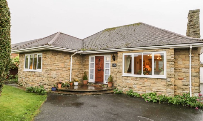 Scalby Cottage | Cabin ∙ 2 bedrooms ∙ 4 guests