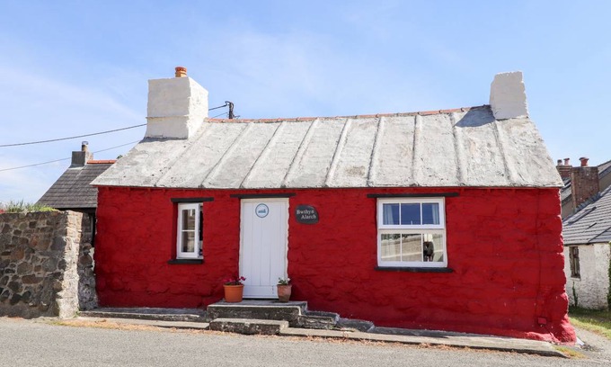 Trefin Cottage | Cabin ∙ 2 bedrooms ∙ 4 guests