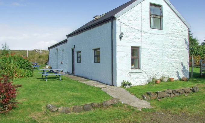 Bunessan Cottage | Cabin ∙ 2 bedrooms ∙ 4 guests