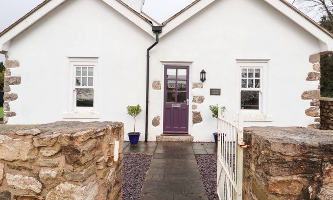 Meliden Cottage | Cabin ∙ 2 bedrooms ∙ 4 guests