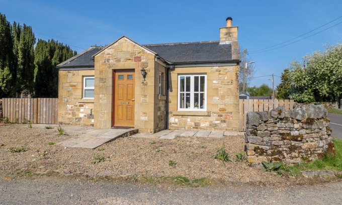 Falstone Cottage | Cabin ∙ 2 bedrooms ∙ 4 guests