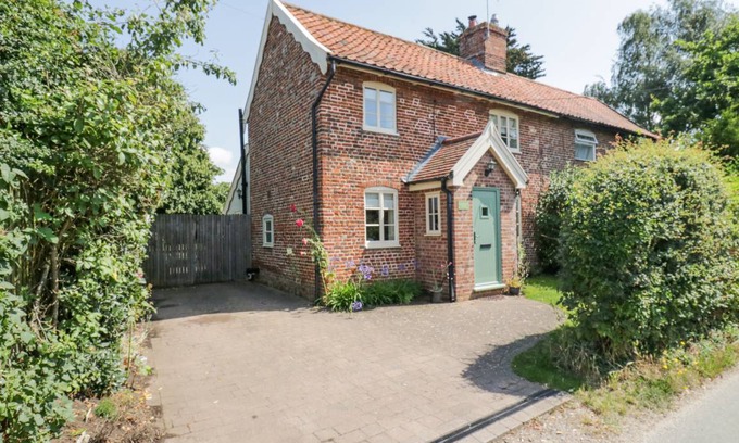 Friston Cottage | Cabin ∙ 2 bedrooms ∙ 4 guests