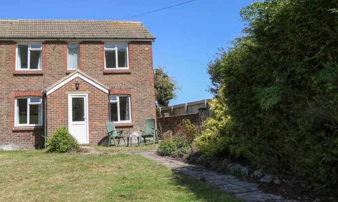 Edburton Cottage | Cabin ∙ 2 bedrooms ∙ 4 guests
