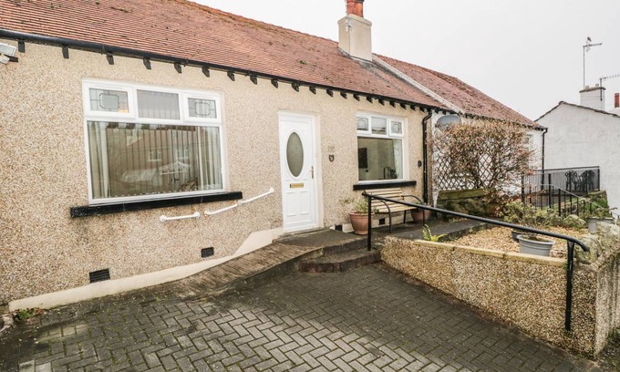 Heysham Cottage | Cabin ∙ 2 bedrooms ∙ 4 guests