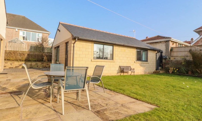 Heysham Cottage | Cabin ∙ 2 bedrooms ∙ 4 guests