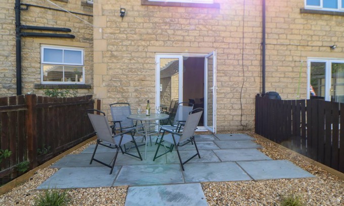 Leyburn Cottage | Cabin ∙ 2 bedrooms ∙ 4 guests
