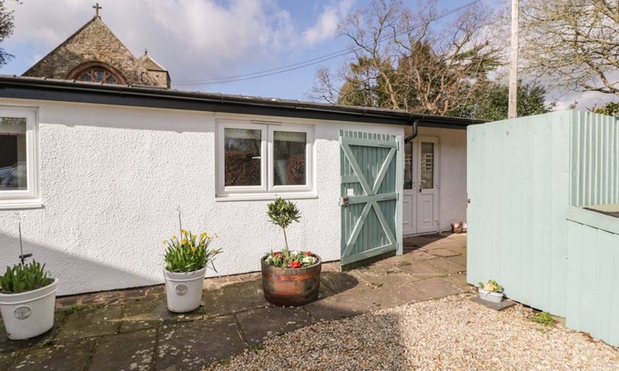 Llanvair Kilgeddin Cottage | Cabin ∙ 2 bedrooms ∙ 4 guests