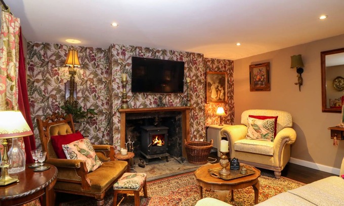 Newburgh Cottage | Cabin ∙ 2 bedrooms ∙ 4 guests