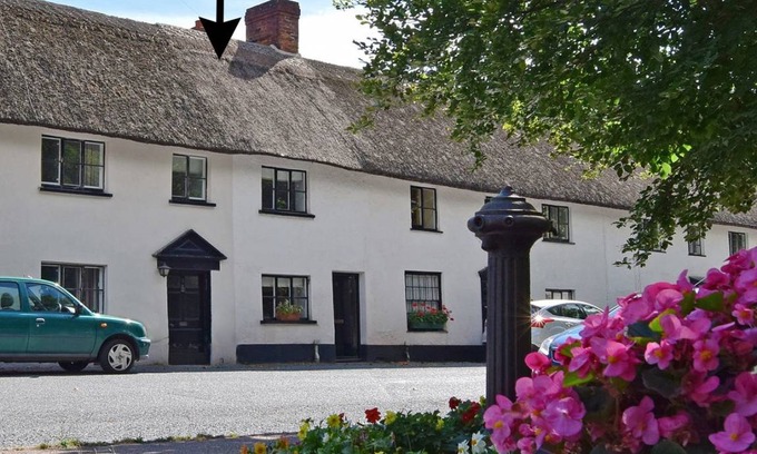 Otterton Cottage | Cabin ∙ 2 bedrooms ∙ 4 guests