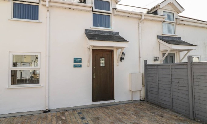 Paignton Cottage | Cabin ∙ 2 bedrooms ∙ 4 guests
