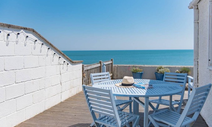 Sandgate Cottage | Cabin ∙ 2 bedrooms ∙ 4 guests