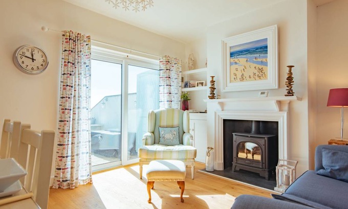 Sandgate Cottage | Cabin ∙ 2 bedrooms ∙ 4 guests